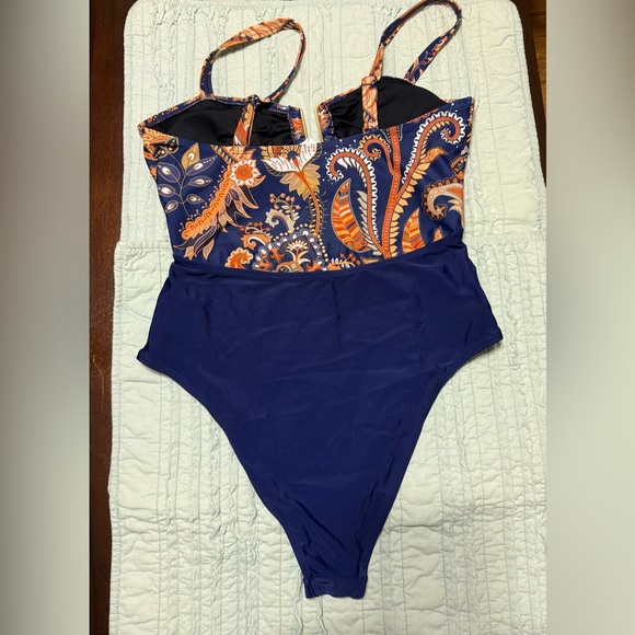 Cupshe Paisley and Navy One Piece Swimsuit - Picture 4 of 4